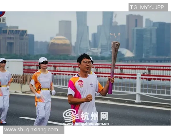 姚明亲自献花致敬英雄精神传递温暖与希望 姚明亲自献花致敬英雄精神传递温暖与希望